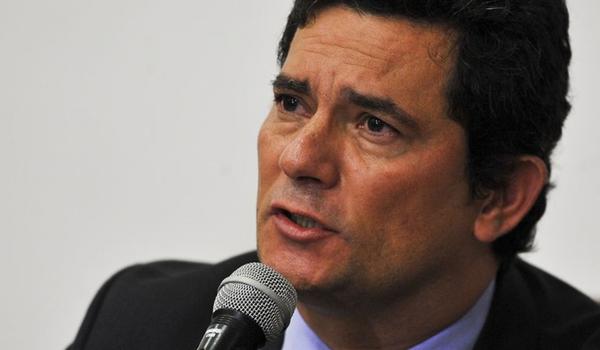 Moro reforça acusações contra Bolsonaro apresentando provas e deixa a PF após mais de 8h de depoimento