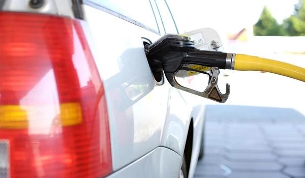 Petrobras anuncia aumento de 12% no preço da gasolina a partir desta quinta-feira