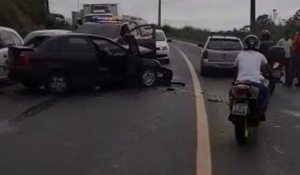 Motorista na contramão se choca com viatura do comandante da Rondesp; "é a 'chocolate'. Você é doido?"