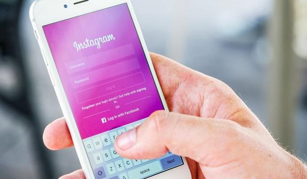 Instagram vai mostrar quem tirou prints do seu stories desde 2018: verdade ou mentira?