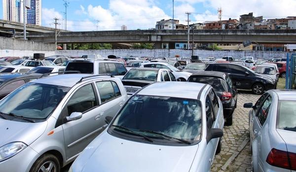 Veículos removidos em blitz podem ser retirados durante feriados antecipados em Salvador; confira