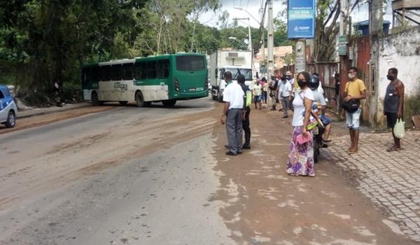 Ônibus sequestrado, comemoração de homicídio e mais duas mortes: tensão na Via Regional 