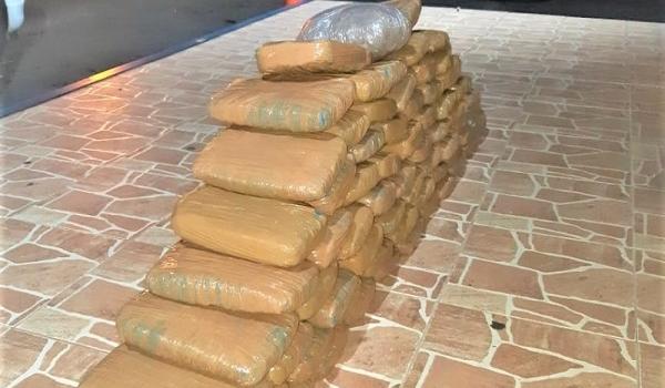 Motorista por aplicativo é preso com 70 kg de maconha durante operação em Alagoinhas