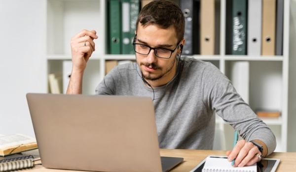 Canal Futura lança guia que ensina professores a prepararem aulas EAD