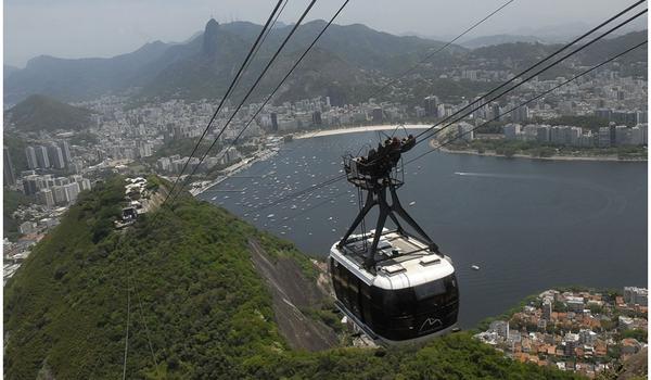 Rio de Janeiro reabre shoppings, bares, igrejas, estádios e pontos turísticos