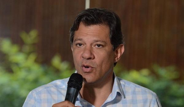 "Quantos crimes ele precisará cometer?", questiona Haddad sobre possibilidade de afastamento de Bolsonaro