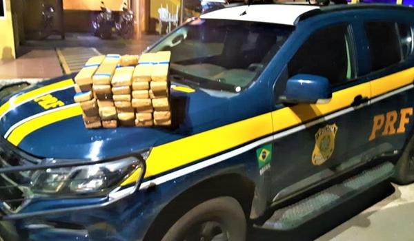 Casal é detido transportando 30 quilos de maconha em porta-malas de carro na BR-101