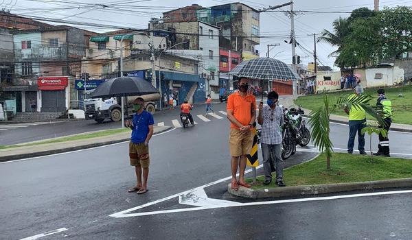 Neto anuncia fechamento de mais um bairro de Salvador e demonstra otimismo; "caminhando para o platô"