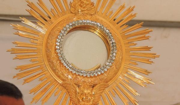 Corpus Christi: por pandemia, missa de Dom Sergio tem público reduzido e transmissão pelas redes sociais