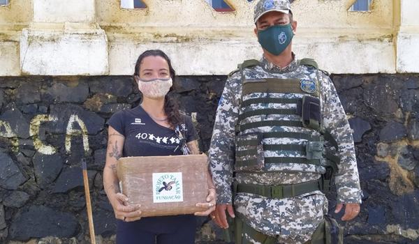 Ovos deixados por tartaruga na praia da Barra são levados para projeto Tamar; "teremos 70 filhotinhos?