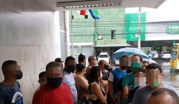 Agência bancária que tinha aglomeração é interditada nos Mares e gerente é levado à delegacia