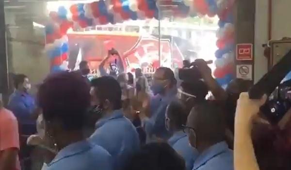 Vídeo: inauguração de supermercado causa aglomeração em loja na Sete Portas