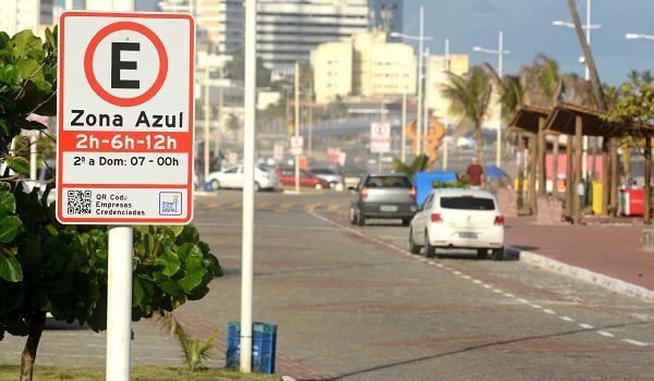 Estacionamento em Zona Azul voltará a ser cobrado a partir de segunda, diz Prefeitura 