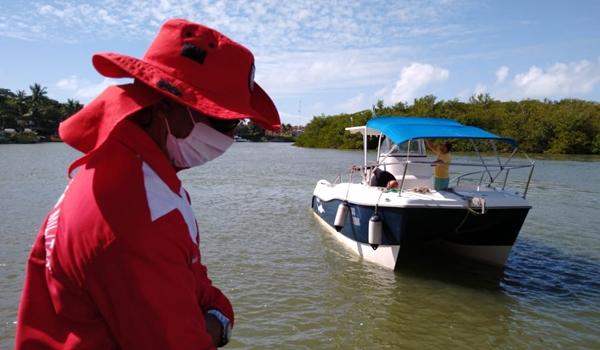 Corpo é encontrado por bombeiros em praia na cidade de Prado, no extremo sul da Bahia