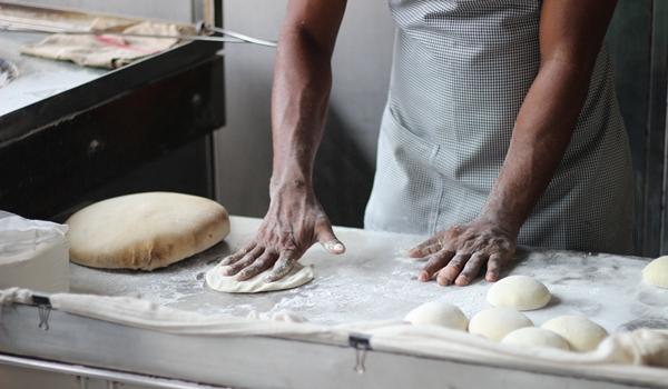 Padeiro, gerente, mecânico e mais: confira as 20 vagas de emprego oferecidas pelo SIMM para esta quinta-feira