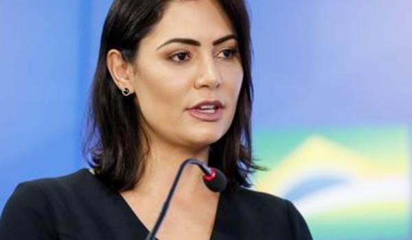 Primeira-dama Michelle Bolsonaro testa positivo para Covid-19; "apresenta bom estado de saúde"