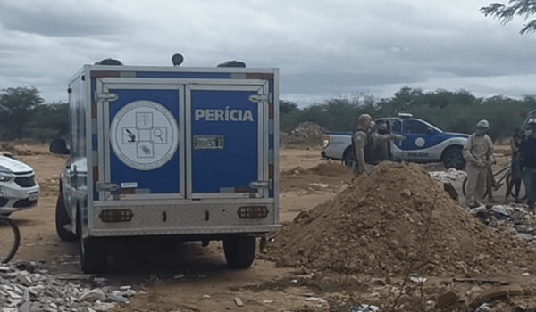 Corpo é encontrado próximo à Câmara de Vereadores de Juazeiro; casal e um adolescente são suspeitos