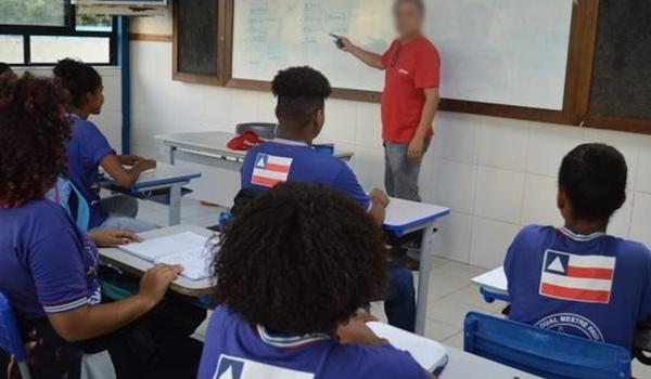 Estudantes da rede estadual de ensino terão aulas aos sábados após retorno, afirma Rui Costa