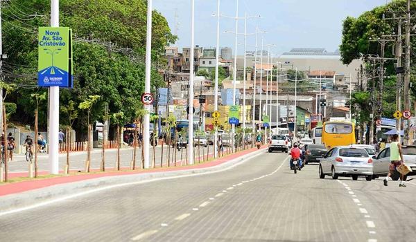 Dois são executados em ponto de ônibus durante sexta sangrenta em Salvador