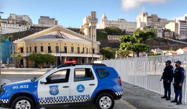 Com várias passagens, mulher é novamente presa depois de roubar celular no Comércio 