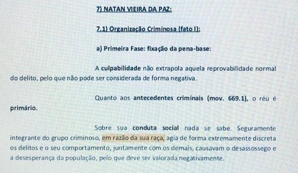  Juíza condena homem negro a 14 anos de prisão "em razão de sua raça" e advogada classifica decisão como racista 