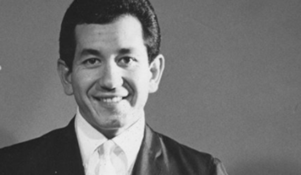 Conhecido pelo hit "La Bamba", Trini Lopez morre aos 83 anos vítima de Covid-19