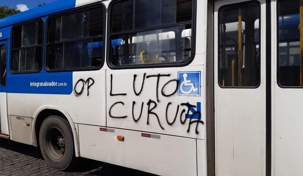 Foguetório e ônibus pichados em Salvador: morte de "Coruja" é comemorada por rivais e revidada por "parceiros" 