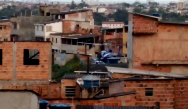 Troca de tiros é registrada por moradores de Cajazeiras VII nesta sexta-feira; veja vídeos