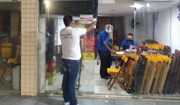 Dezesseis bares e restaurantes são interditados no primeiro final de semana após reabertura em Salvador