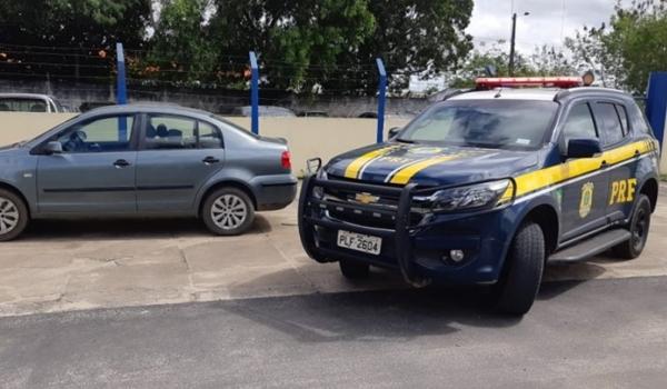 Motorista é preso em flagrante com carro clonado e documentos falsos em Teixeira de Freitas