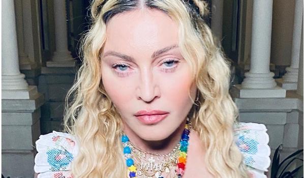 Madonna publica foto com 'baseado' de maconha em comemoração aos seus 62 anos, na Jamaica