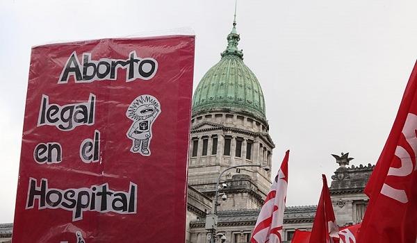 Entre 25 países, Brasil é o segundo menos favorável à legalização do aborto, revela pesquisa