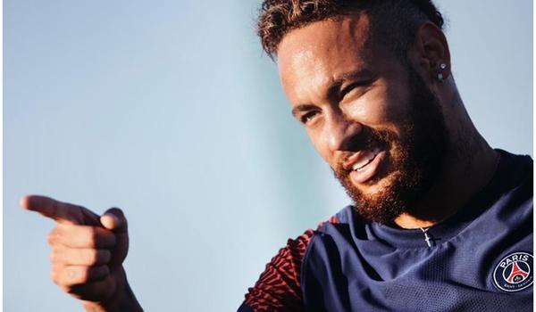 Liga dos Campeões: ?contatinho? diz que Neymar prometeu gol para ela; veja vídeo