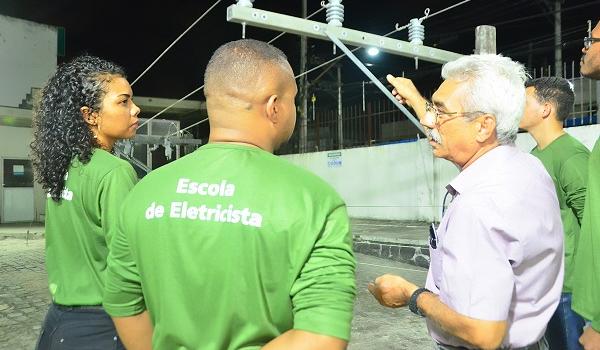 Coelba abre inscrições para curso gratuito de formação de eletricistas com 125 vagas para a capital e interior 