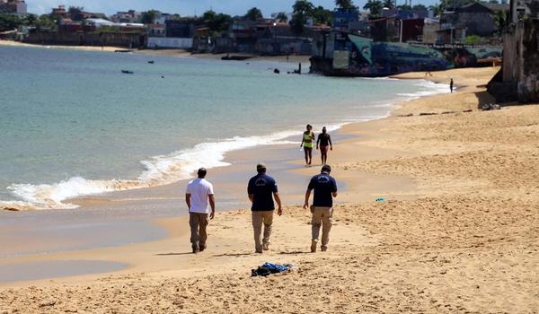 Durante pandemia, dez são conduzidos à delegacia por descumprirem isolamento nas praias de Salvador