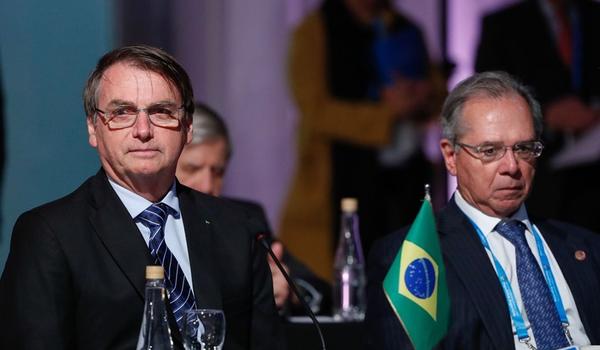 Bolsonaro suspende "conversas" sobre Renda Brasil, programa que deve substituir o Bolsa Família 