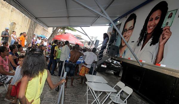 SAC Móvel retoma atendimento e fica até outubro em shopping em Salvador