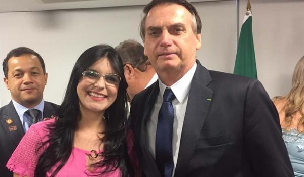 Jornalista diz que Bolsonaro quer Dayane Pimentel fora do PSL; "acho apenas engraçado", diz a baiana 