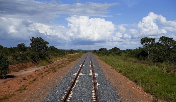 Bolsonaro chega à Bahia para visitar obras da Ferrovia de Integração Oeste-Leste