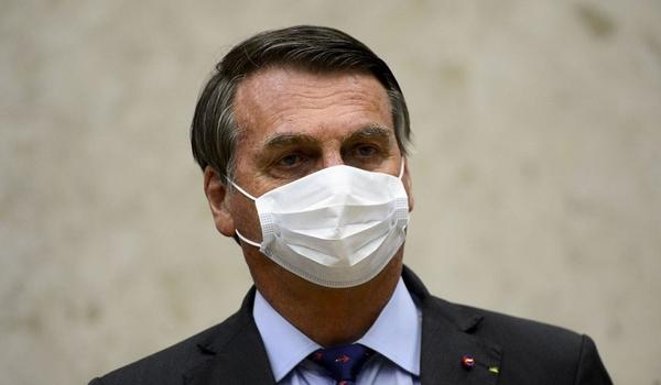 Bolsonaro não perdoa dívida de igrejas por medo de impeachment, mas sugere que Congresso derrube vetos 