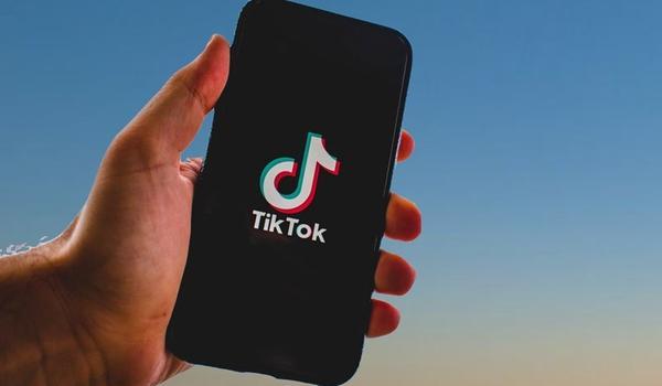 China anuncia medidas contra EUA após  Donald Trump  proibir downloads do TikTok e uso do WeChat no país