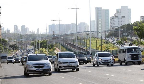  Motoristas de veículos com placas de final 9 e 0 podem pagar o IPVA no prazo