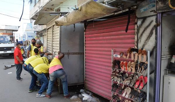 Prefeitura de Feira de Santana suspende retirada de barracas de centro comercial a partir desta segunda