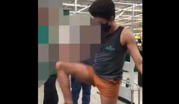 Jovem é impedido de entrar em mercado de Salvador por usar short curto; "até o momento o senhor é homem!"