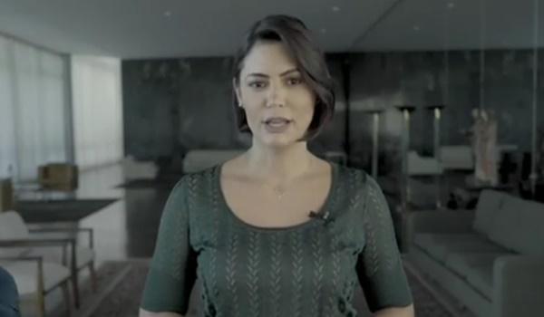 "Micheque": Michelle Bolsonaro quer censurar música de Detonautas que satiriza depósitos feitos por Queiroz