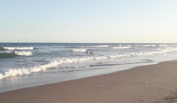 Corpo é encontrado na praia da Boca do Rio; vítima teria se afogado na tarde deste domingo