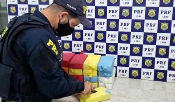 PRF flagra dois homens e uma mulher transportando 18 quilos de cocaína em um carro na BR-116