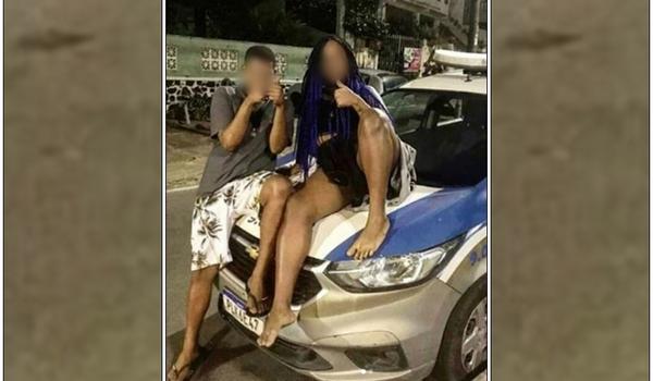 Jovem posa sobre viatura da PM, fala "de rolé com as pu**" e pede desculpa após ser presa; assista 