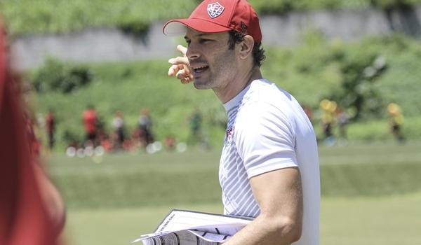 Bruno Pivetti é demitido do Vitória antes de protesto de torcida organizada no Barradão 