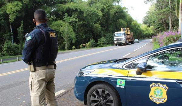 "Operação Nossa Senhora": PRF intensifica fiscalização na Bahia durante feriado prolongado 